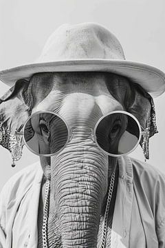 Stijlvolle olifant met hoed en zonnebril in zwart en wit van Poster Art Shop