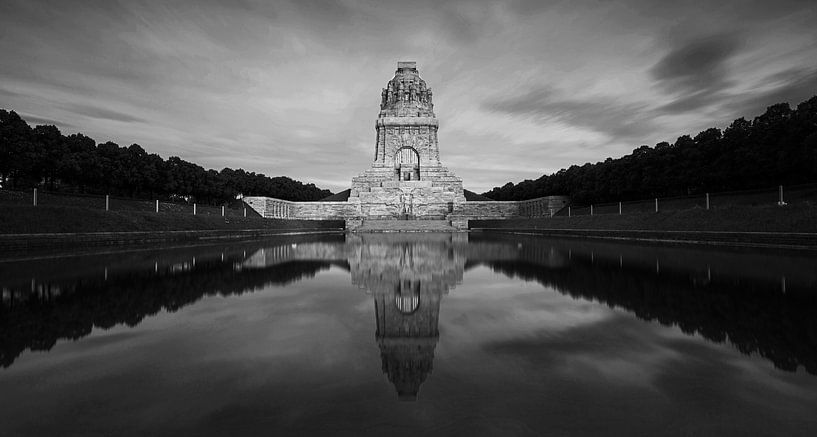 Monument de la bataille des nations - Leipzig Panorama noir et blanc par Frank Herrmann