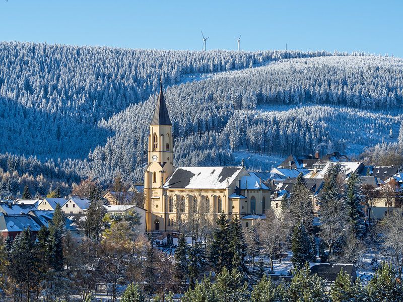 Blick auf die Stadtkirche in Oberwiesenthal Erzgebirge von Animaflora PicsStock