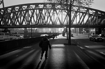 Rotterdam, de Hef met ondergaande zon van Peter Hofwegen