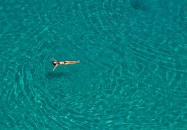 Floating lady by Rene van der Meer