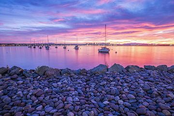 Paarse en oranje lucht - Haven van San Diego van Joseph S Giacalone Photography