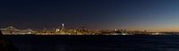 Skyline van San Francisco vlak na zonsondergang