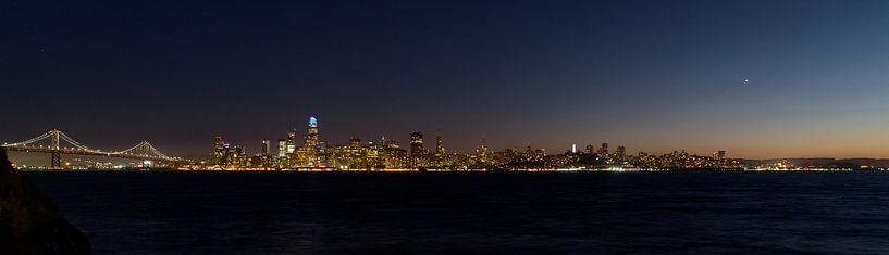 Skyline van San Francisco vlak na zonsondergang von Arjen Tjallema