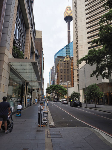 Sydney streetview met toren