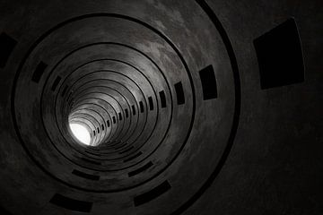 Abstracte grunge tunnel met licht aan het einde van Besa Art