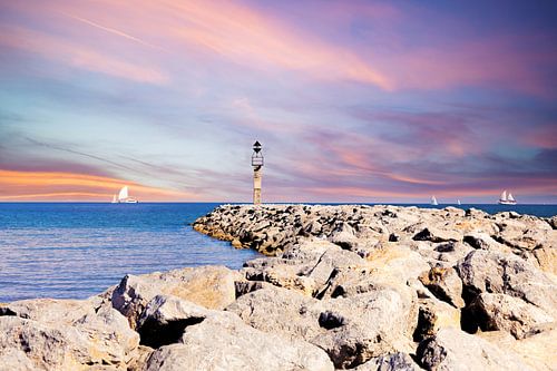 Baai aan de lange kust van Gruissan in Zuid-Frankrijk