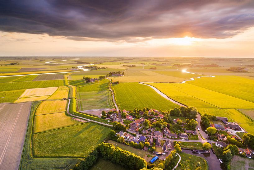 Zonsondergang boven Schouwerzijl von Volt