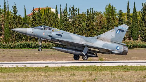 Atterrissage du Mirage 2000-5 de l'armée de l'air grecque.