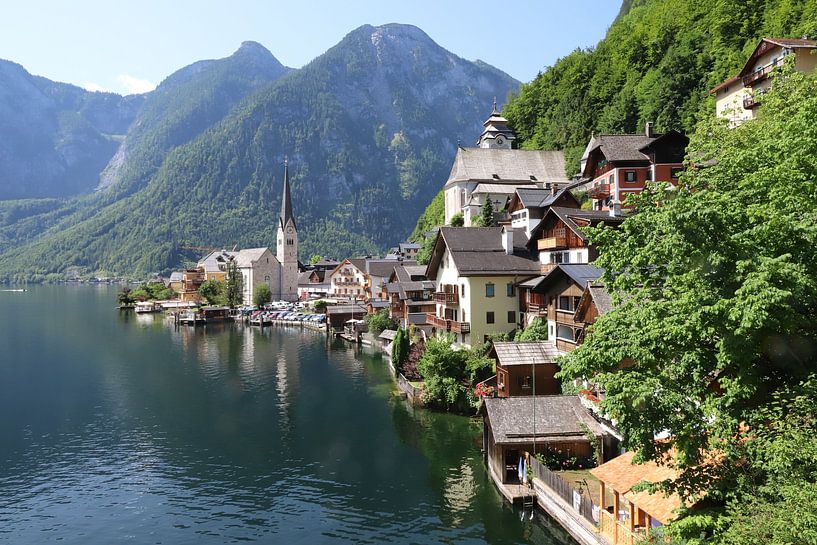 Ce village pittoresque est situé entre le lac Halstättersee et les montagnes Dachstein. par Ton Tolboom