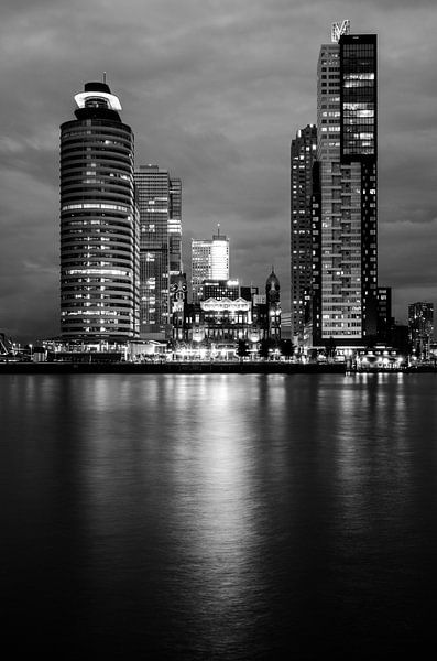 Nuit noire et blanche Wilhelminapier Rotterdam par Maurice Verschuur