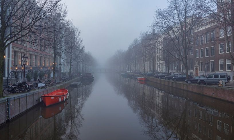 Herengracht Amsterdam met mist. van Maurits van Hout