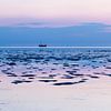 Vissersboot op de Waddenzee van Karla Leeftink