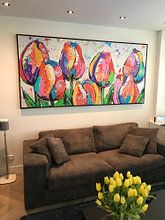Klantfoto: Tulpen op een rij van Vrolijk Schilderij, op canvas