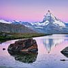 De Matterhorn met weerspiegeling tijdens zonsopkomst in de Alpen van iPics Photography