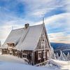 Haus im Schnee von Daniela Beyer