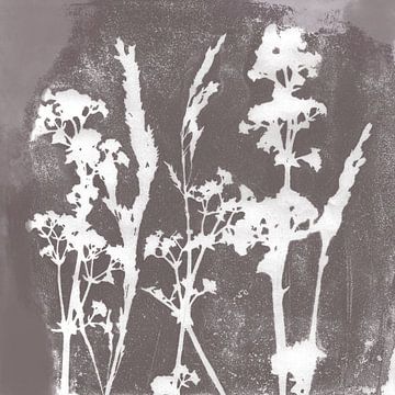 Natuur dromen. Botanische illustratie in retrostijl in donker taupe van Dina Dankers