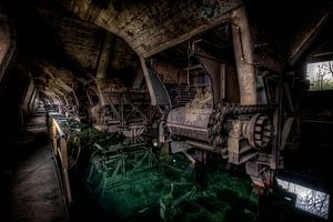 Reflections! (urbex) van Eus Driessen