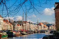 Een blik op de Thorbeckegracht in Zwolle, gezien van het Pelserbrugje