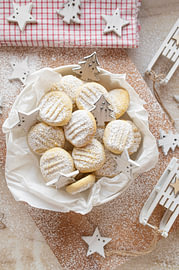 Zarte Puddingplätzchen im Advent – Einfach, lecker und handgemacht von Authentic Food Stories