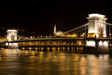 De Kettingbrug in Boedapest Hongarije von Willem Vernes