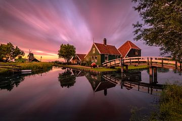 A summer sunset in Zaanse Schans van Costas Ganasos