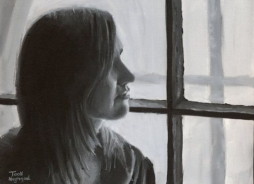 Femme à la fenêtre en train de peindre