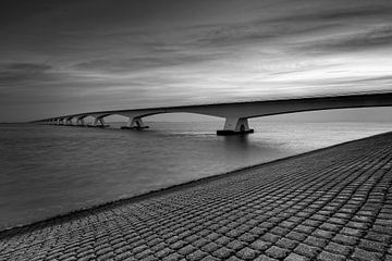 Le pont de Zeeland, le plus long pont des Pays-Bas, dans la province néerlandaise de Zeeland. sur gaps photography