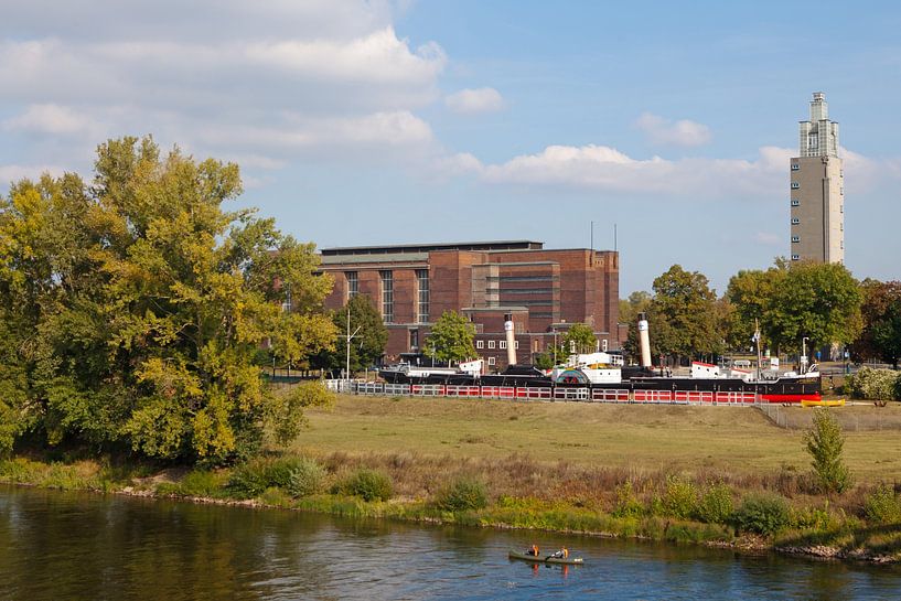Magdeburg - Stadthalle, Albinmüller-Turm und Schiffsmuseum &quot;Württemberg&quot; im Stadtpark (2) von t.ART