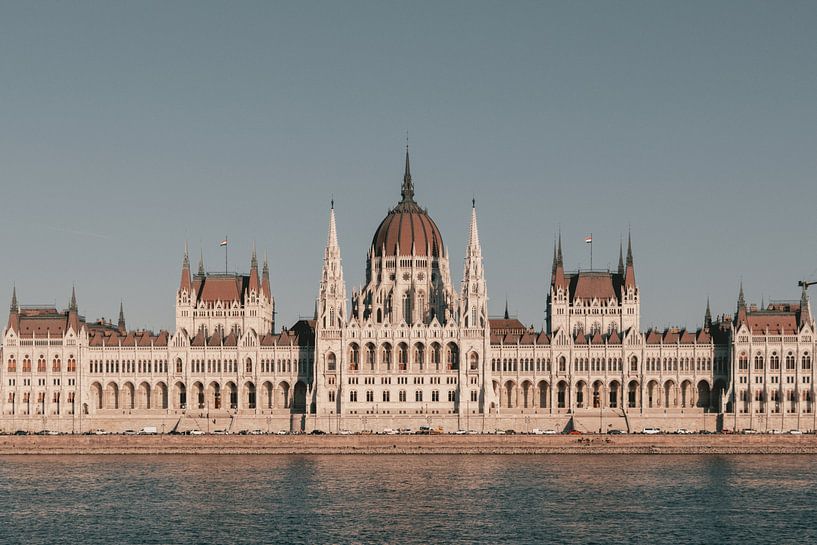 The Parliament building of Budapest by Sophia Eerden