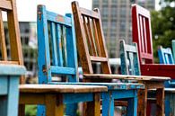 Gekleurde stoelen van Franziska Pfeiffer thumbnail
