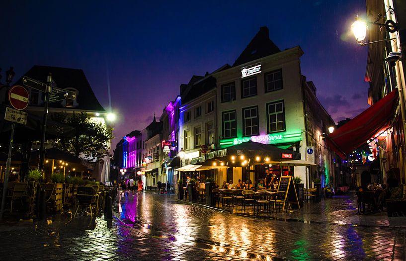 The Havermarkt at night by Floris Oosterveld