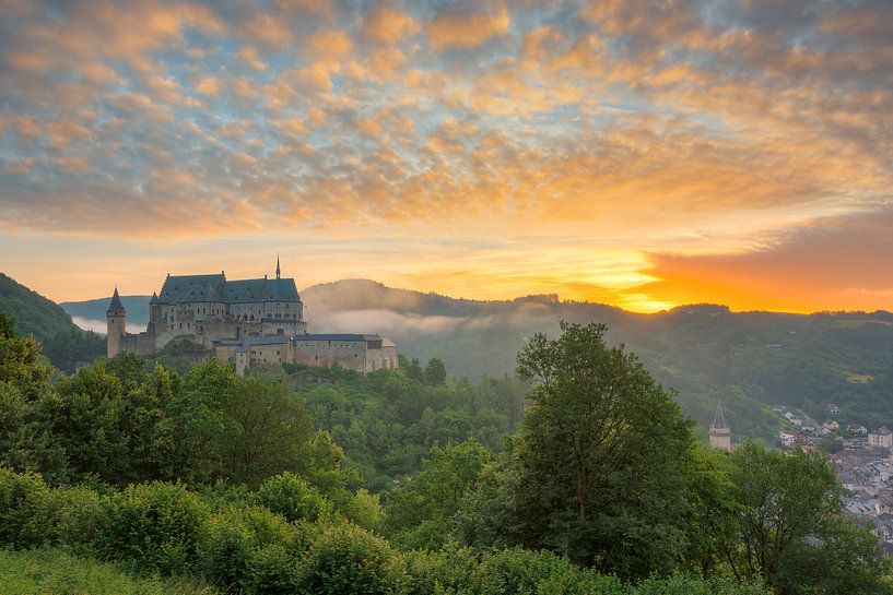 Burg Vianden in Luxemburg #1 von Michael Valjak
