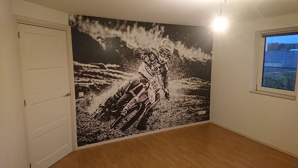 Motorcrosser sur la vitesse dans le virage  par Karel Pops 