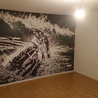 Klantfoto: Jeugdige Motorcrosser op snelheid door de bocht van Karel Pops, als behang