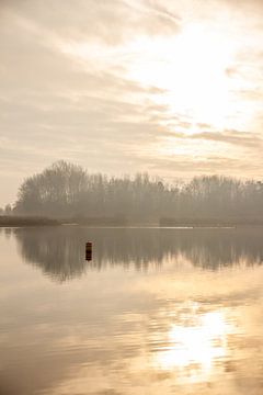Winter water weerspiegeling zonsondergang van Jacoline van Dijk