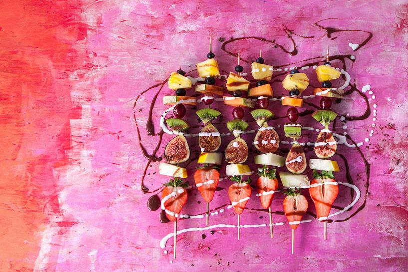 SF 12453617 Fruit kebabs met chocoladesaus en kokosroom van BeeldigBeeld Food & Lifestyle