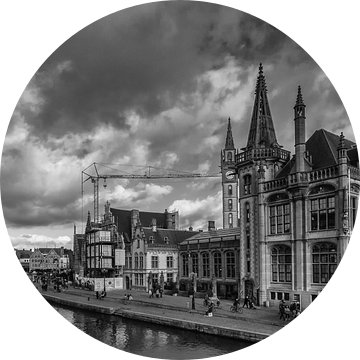Stadsbeeld van Gent in zwartwit van Ilya Korzelius