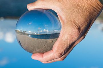 lighthouse in glass sphere sur ChrisWillemsen