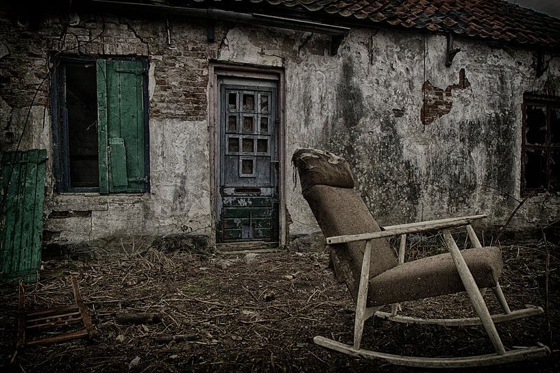 Past glory by Jenny