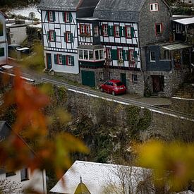 Tranquillité hivernale dans un village idyllique à colombages sur Sebastian Stef