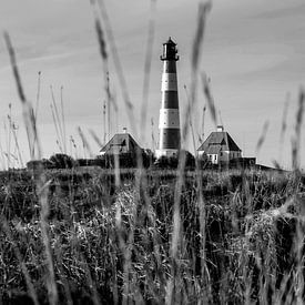 Phare Westerheversand noir et blanc sur Frank Herrmann