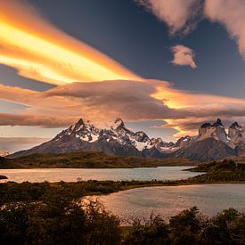 Sonnenuntergang am Pehoe-See Chile von Romy Oomen