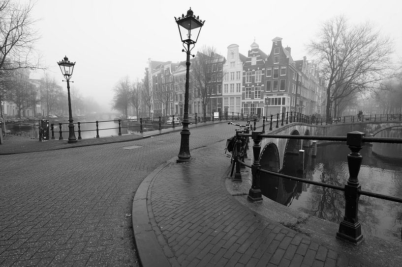 Neblig Amsterdam von Peter Bartelings