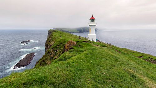 Phare sur une petite île, Mykines, îles Féroé