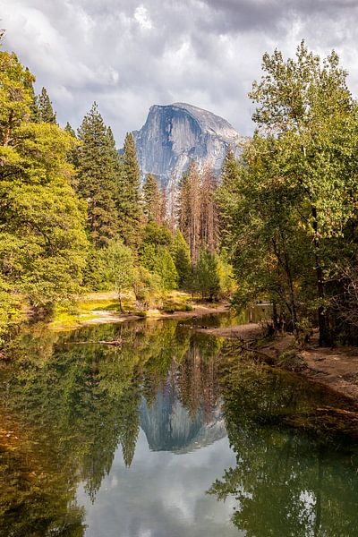 Half Dome (USA) in weerspiegeling van Jimmy van Drunen