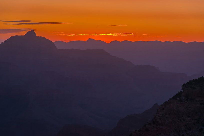 Zonsopkomst boven de Grand Canyon, Noord Amerika van Rietje Bulthuis
