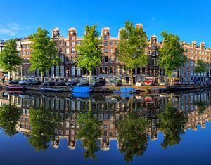 Keizersgracht reflectie in blauw by Dennis van de Water