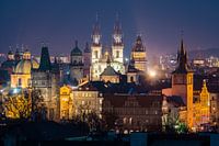 Uitzicht over Praag in de avond
