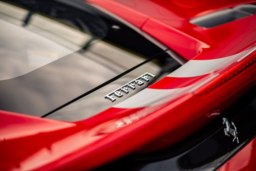Ferrari 488 Pista op het ciruit van Assen van Martijn Bravenboer